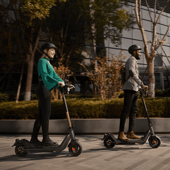 Niu KQi3 Pro Black - Lifty Electric Scooters